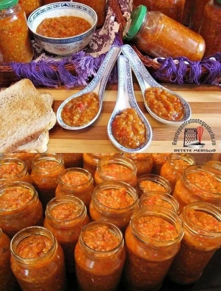 Am făcut zacuscă după această rețetă și toată familia a fost încântată! Vinetele și ardeii copți dau un gust deosebit, iar soțul meu nu s-a mai săturat. Trebuie să încercați și voi! Am lăsat rețeta completă în primul comentariu