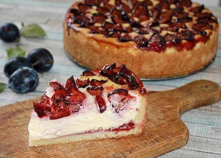 Tartă Delicioasă cu Brânză și Prune: Rețetă Simplă și Rafinată
