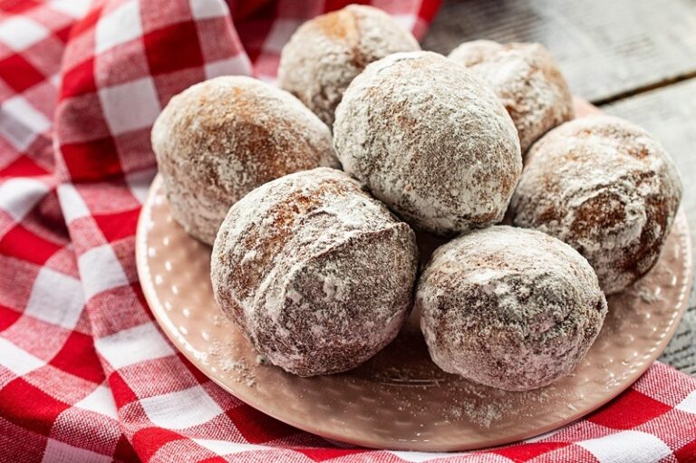 Gogosi umplute cu ciocolata – Rețetă delicioasă pentru copii fericiți