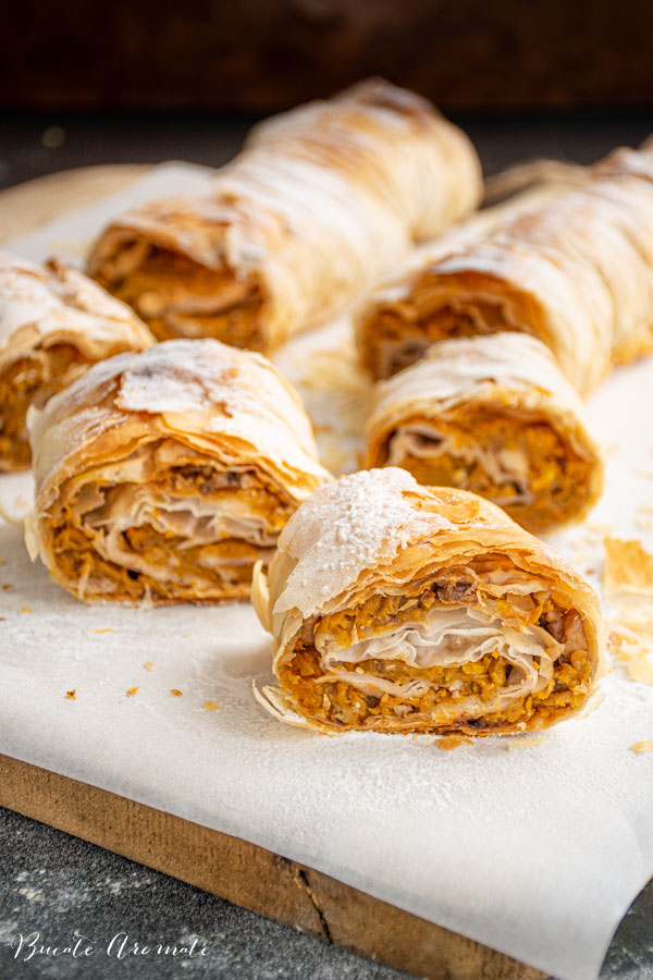 Plăcintă cu dovleac în foi subțiri – Rețetă simplă și delicioasă