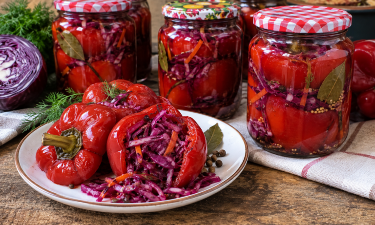 Gogoșari umpluți cu varză roșie: rețeta delicioasă pentru iarnă
